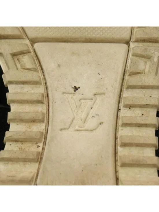 Louis Vuitton Run Away Sneaker - Picture 6 of 10